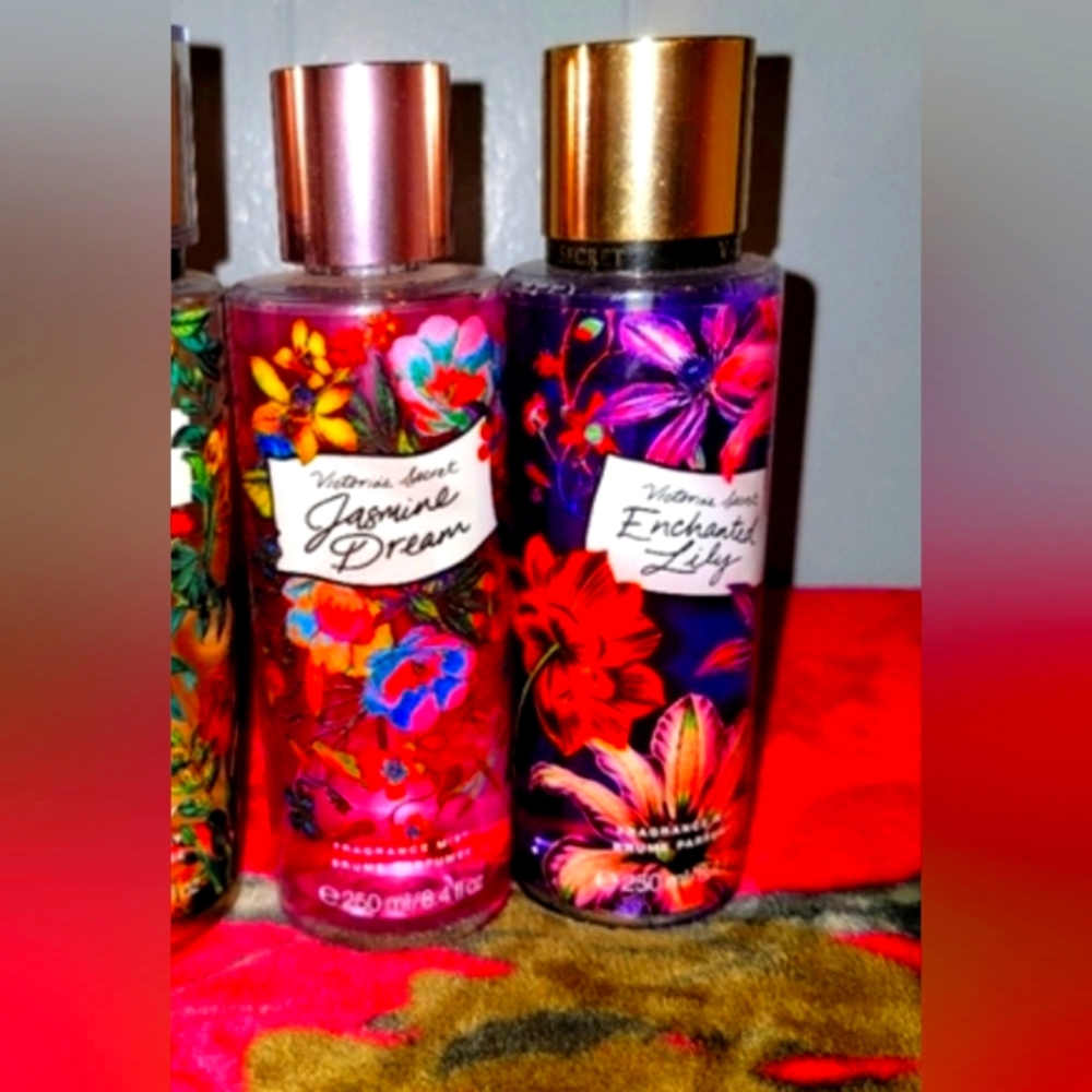 (2) FRAGRANCE *DISCONTINUED* VICTORIA’S SECRET BUNDLE